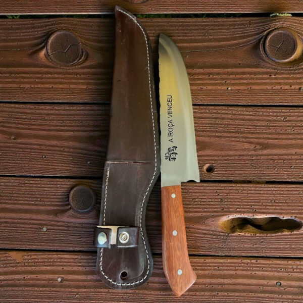 FACA PERSONALIZADA  EM CABO DE MADEIRAA ROÇA VENCEU